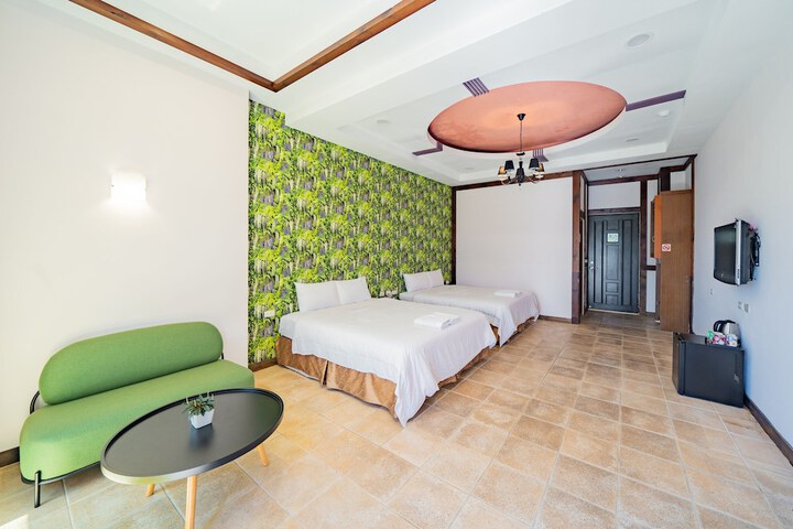 Room 32 of 146
