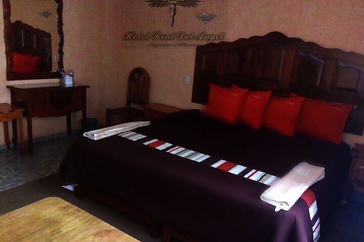Room 4 of 36