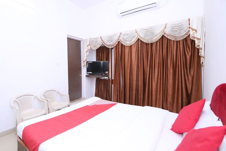 Room 9 of 24