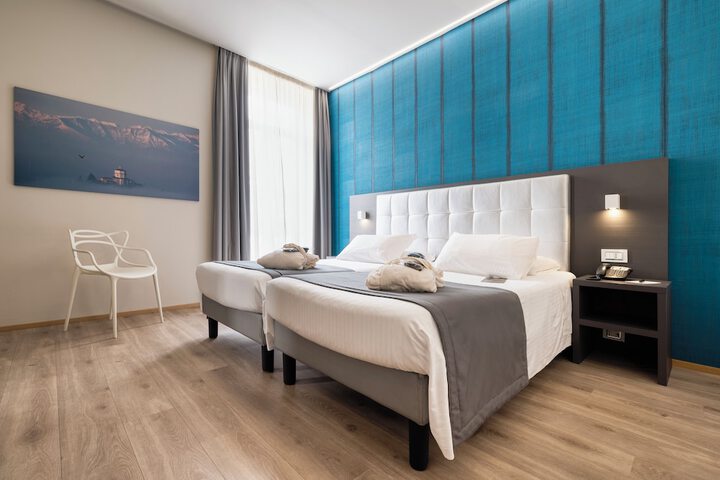 Room 15 of 50