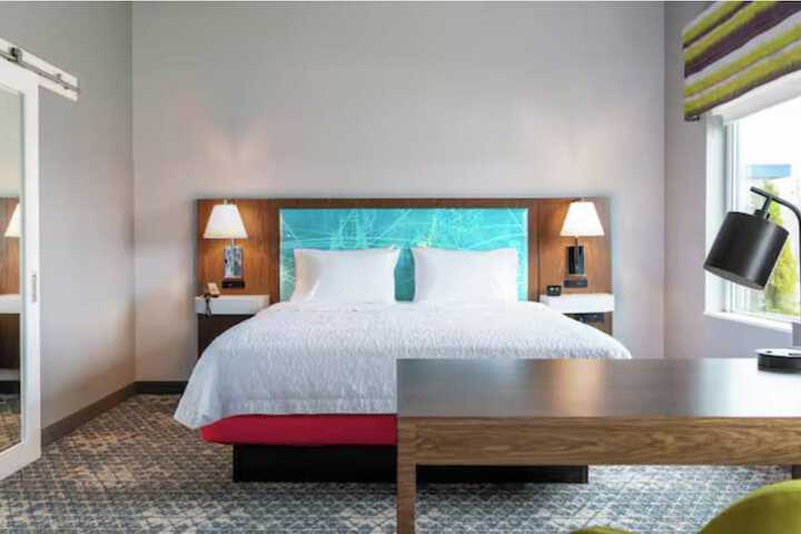 Room 7 of 37