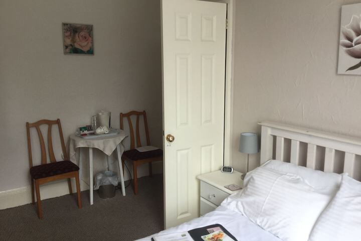 Room 8 of 32