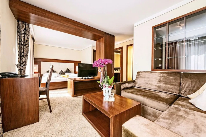 Room 2 of 22