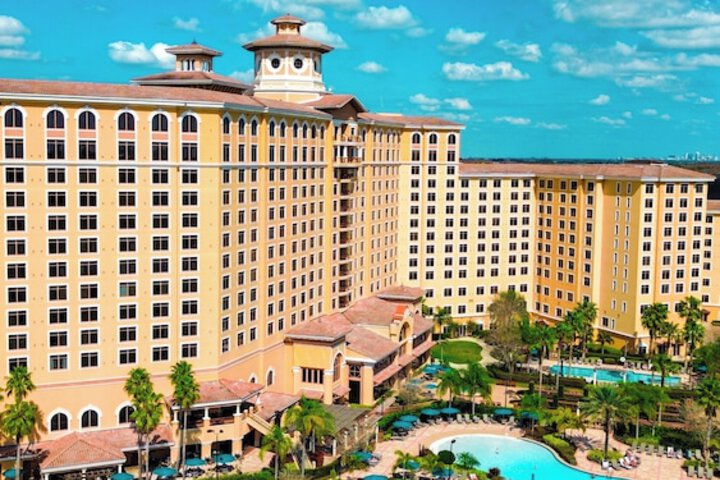 Hotel with Pool