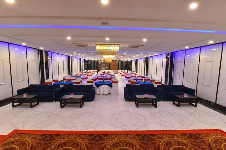 Ballroom/Hall 51 of 68