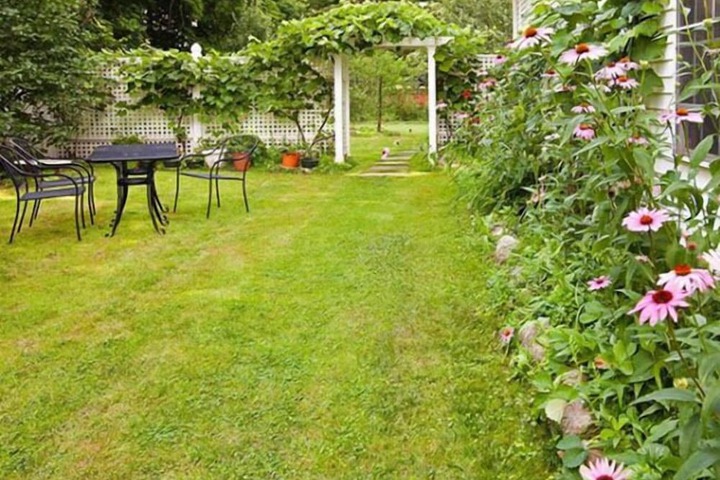 Hotel Exterior 40 of 48