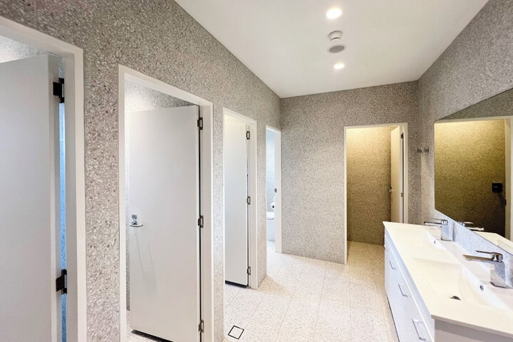 Room 17 of 25