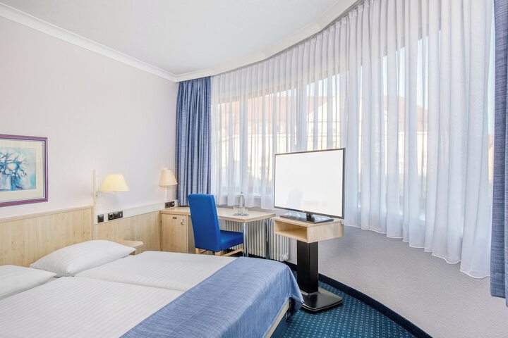 Room 19 of 38