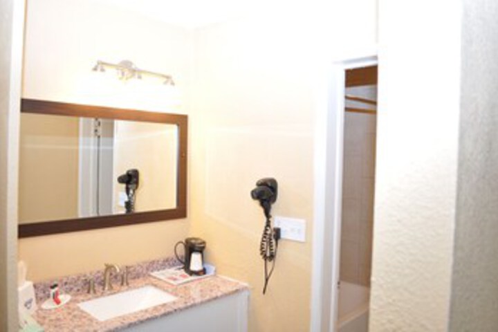 Room 2 of 30