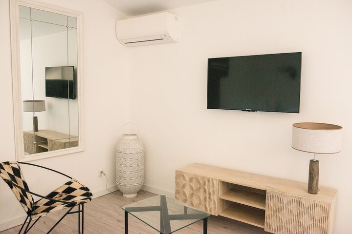 Room 27 of 49