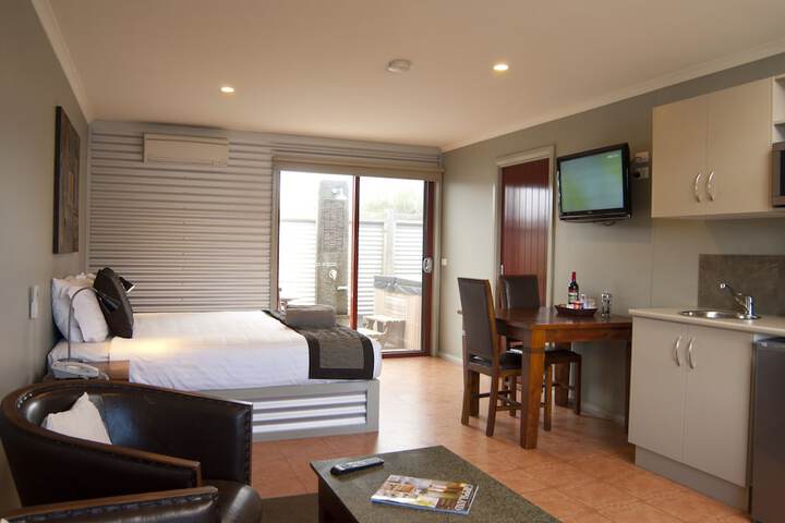 Room 2 of 43