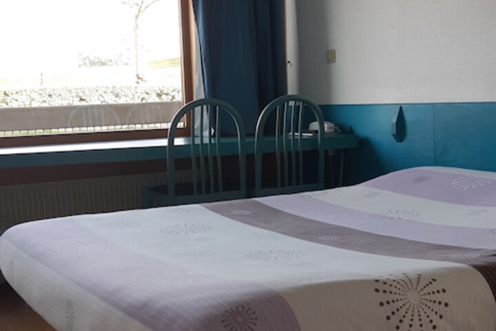 Room 2 of 18