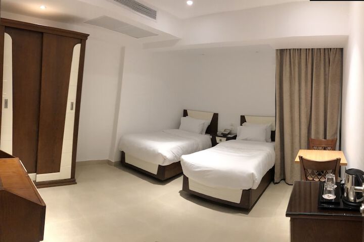 Room 18 of 43