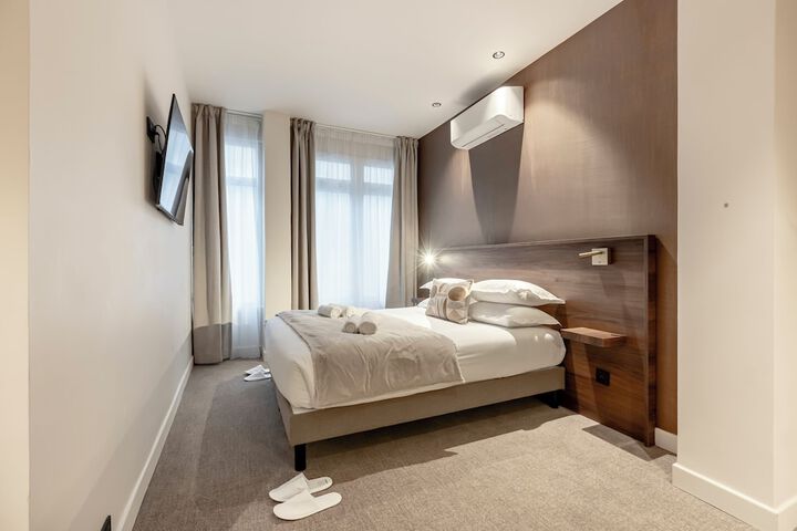 Room 43 of 65