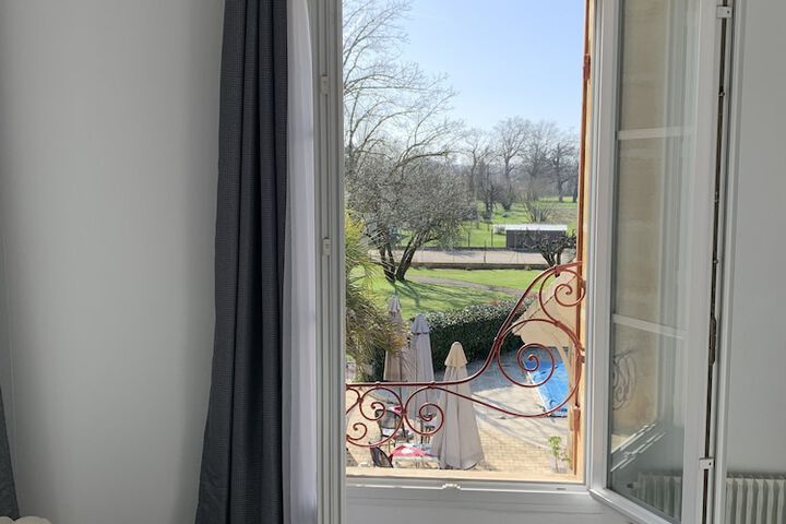 Room 16 of 59