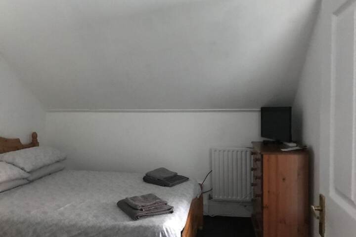 Room 2 of 23