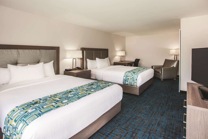 1 King Bed Deluxe Studio Suite (5 of 5)