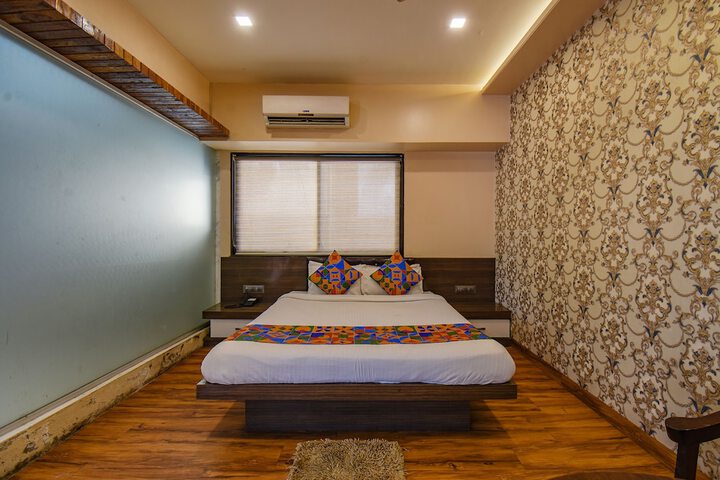 Room 11 of 26