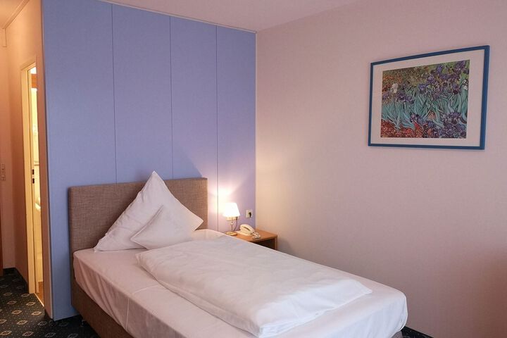 Room 44 of 46