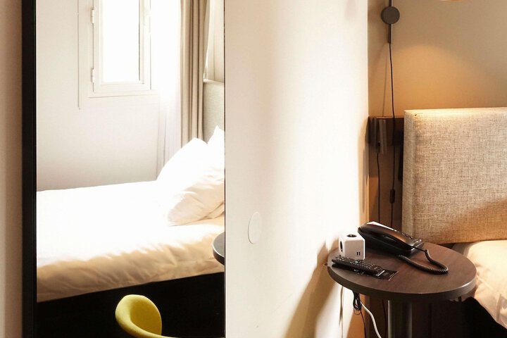 Room 15 of 43