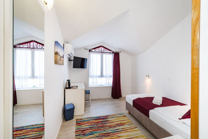 Room 29 of 137
