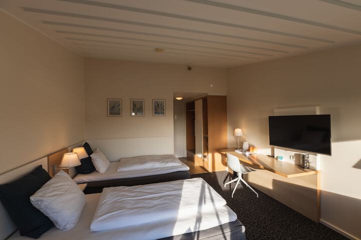 Room 7 of 35