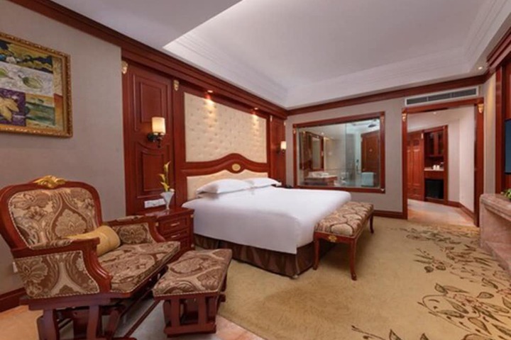 Room 6 of 36
