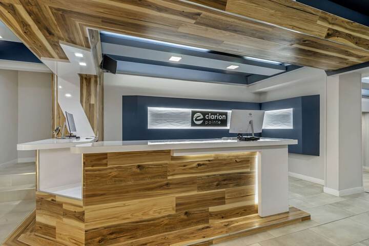 Entrance & Lobby