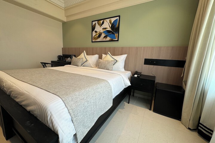 Room 6 of 19
