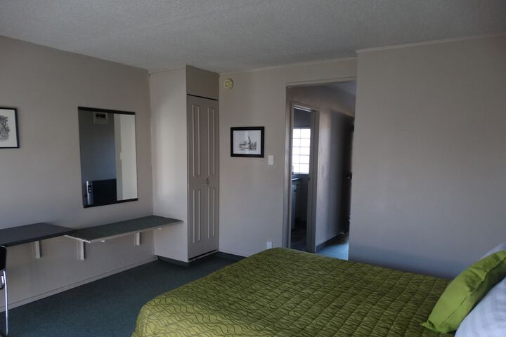 Room 5 of 25