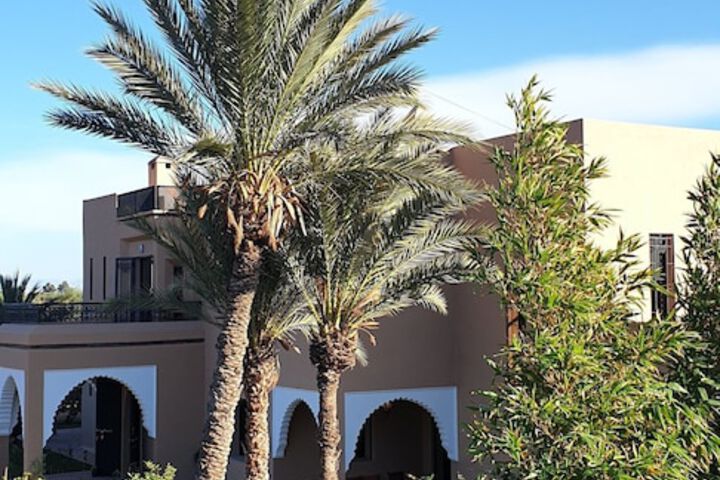 Hotel Exterior 2 of 29