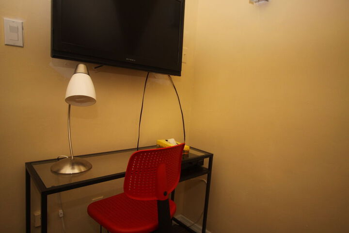 Room 28 of 46