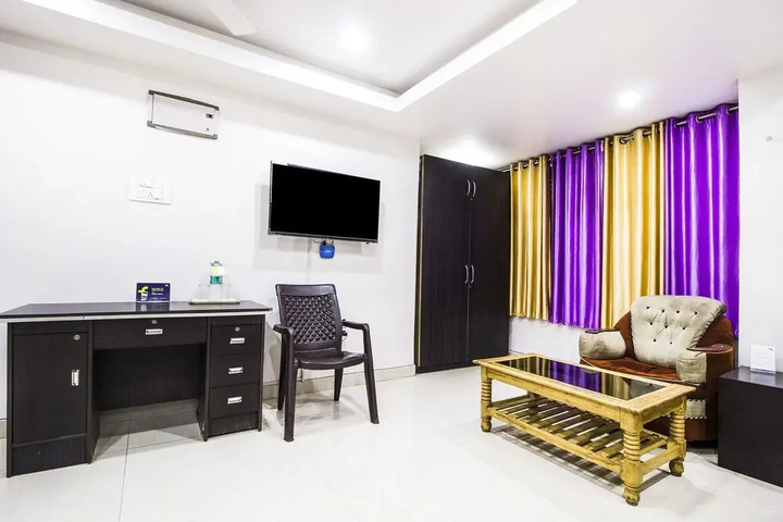 Room 12 of 24