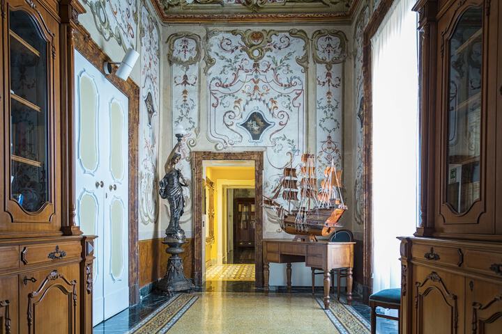 Ballroom/Hall 46 of 55