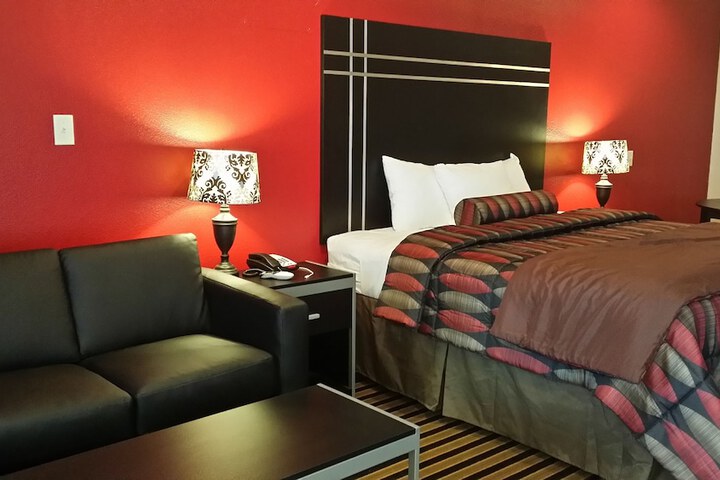 Room 3 of 37