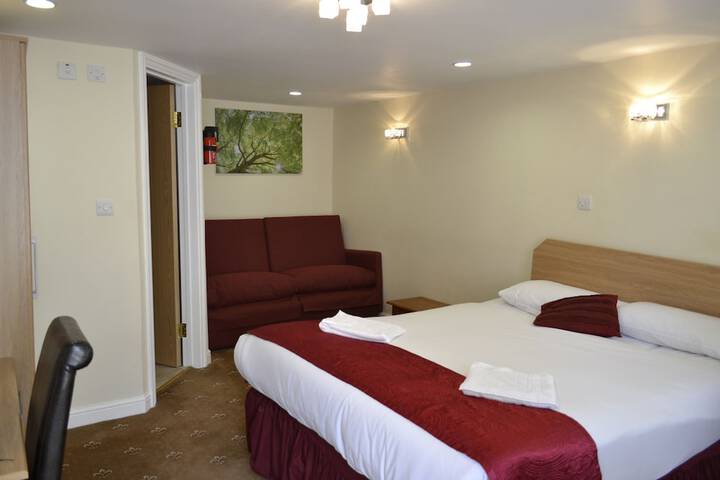 Room 12 of 40
