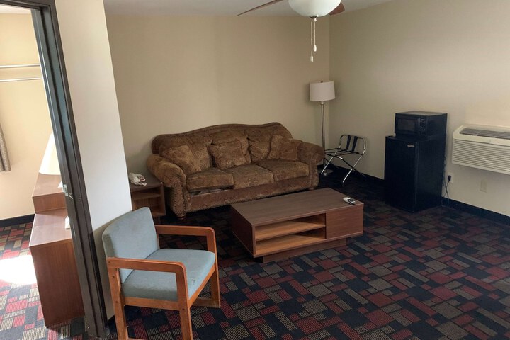 Room 19 of 34