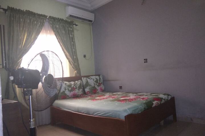 Room 7 of 16