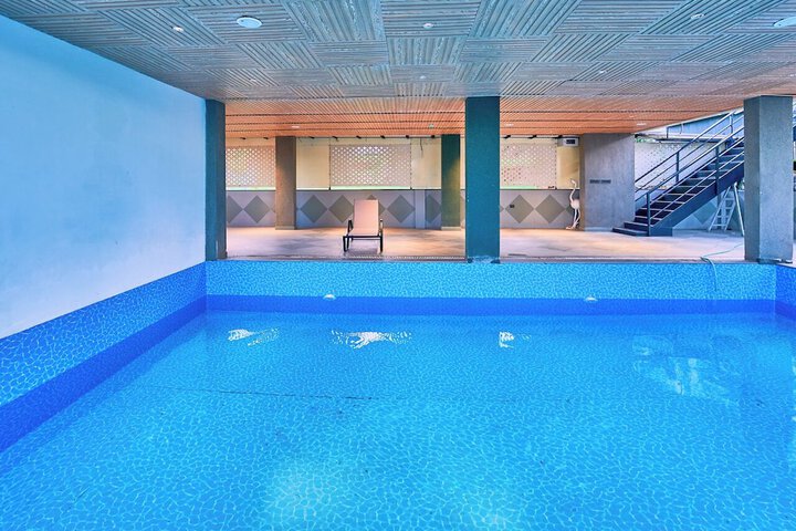Pool 64 of 100