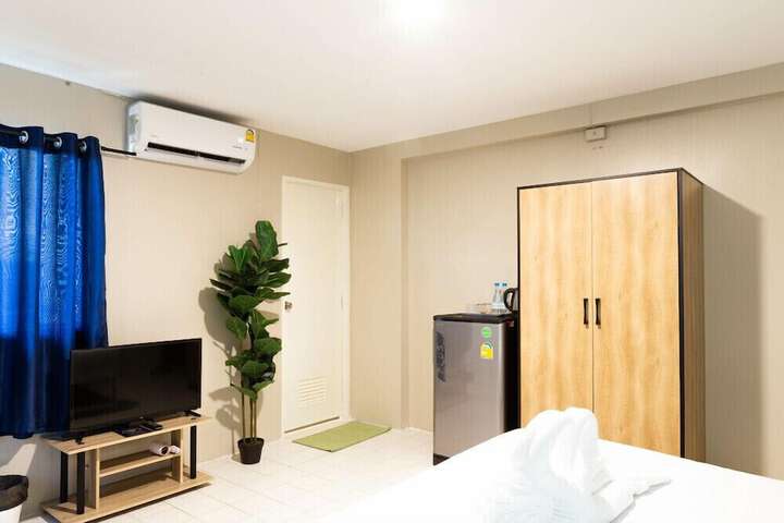 Room 9 of 39