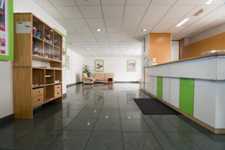 Room 8 of 12