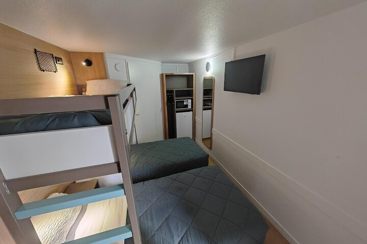 Room 19 of 48