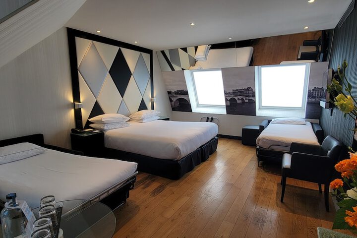 Room 47 of 77