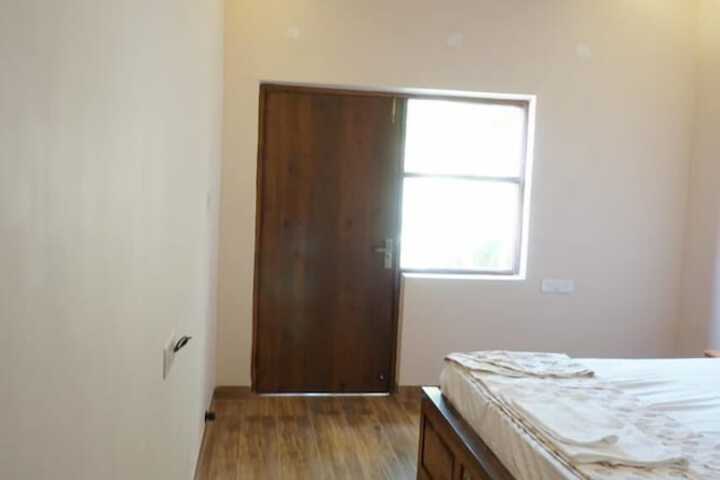 Room 5 of 22