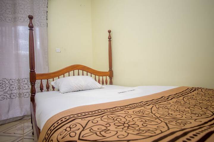 Room 6 of 33