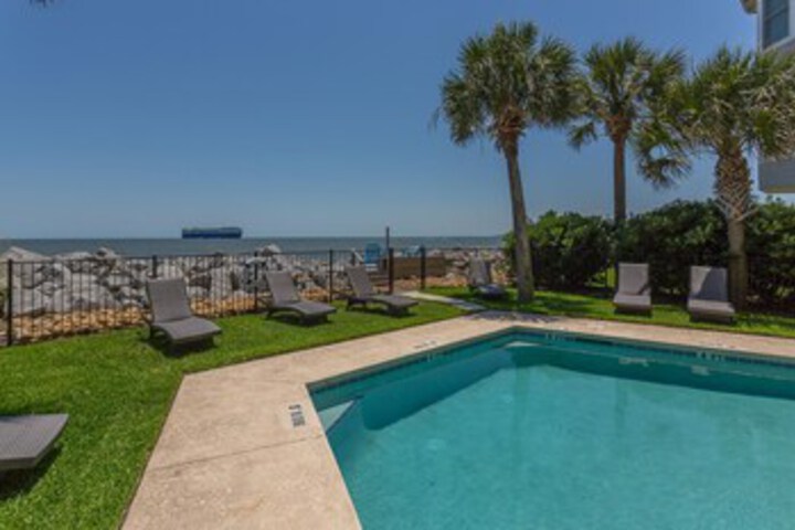 Pool 36 of 45