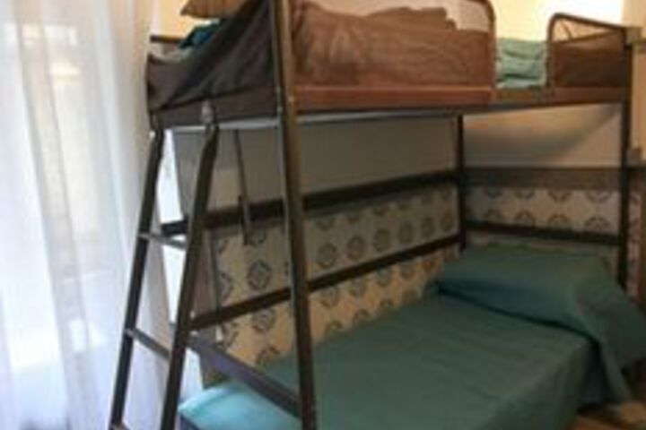 Room 6 of 22