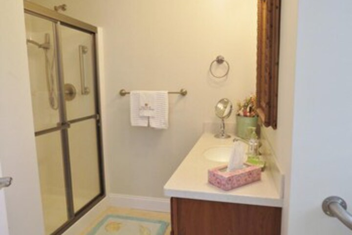 Room 6 of 25