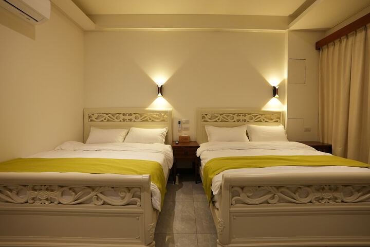Room 3 of 37