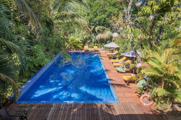 Pool Hotel